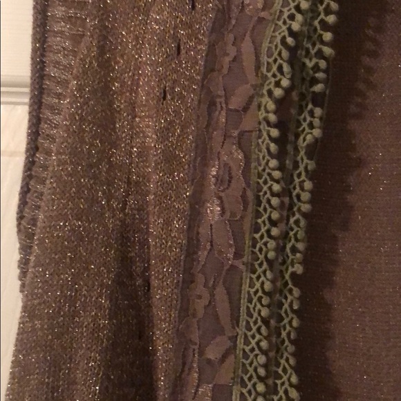 Lace Trimmed Shiny Vest - Picture 3 of 8